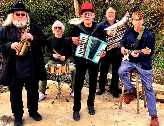 Picture of the band, Brave Combo.