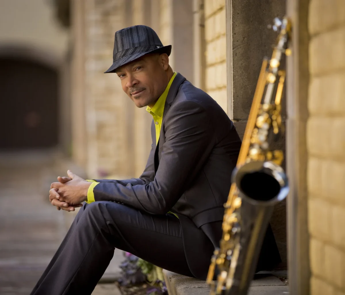 Picture of Tom Braxton.